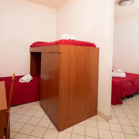 Acrux 3* Gabicce Mare